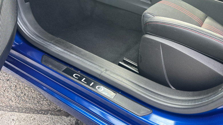 Renault Clio 1.0 TCe 100 RS Line 5dr Petrol Hatchback